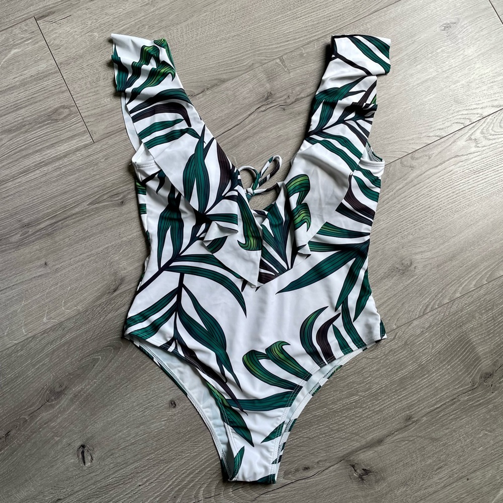 NWOT ZAFUL Leaf Print Ruffle Plunging Swimsuit
